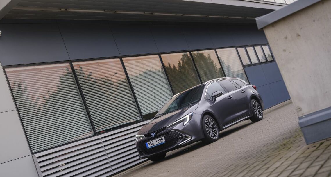 Toyota snižuje ceny oblíbených modelů, láká na zvýhodněnou nabídku zimních kol