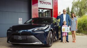 Soutěž Auto snů od Toyoty vyhrála sedmiletá Lucie, peníze použije na výtvarnou školu
