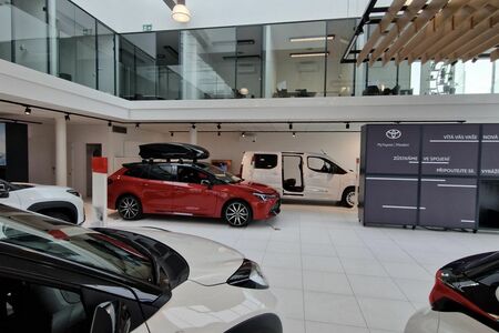 Toyota Domanský otevřela nový showroom v Praze