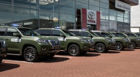 Policie ČR převzala prvních 12 terénních vozů Toyota Land Cruiser