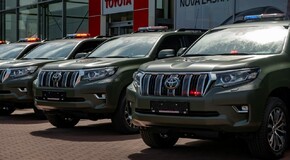 Policie ČR převzala prvních 12 terénních vozů Toyota Land Cruiser