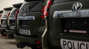 Policie ČR převzala prvních 12 terénních vozů Toyota Land Cruiser