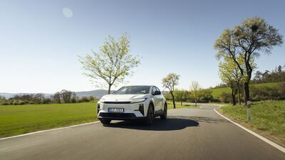 Toyota obsadila v pololetí třetí příčku v prodeji elektromobilů