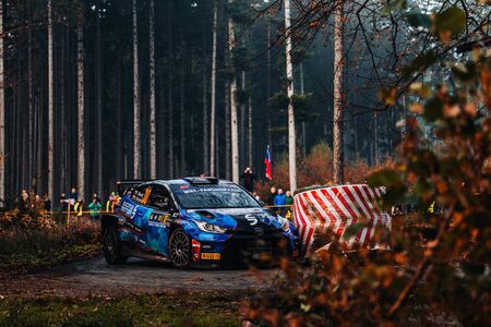 Středoevropská rallye: Toyota snížila ztrátu před posledním kolem šampionátu