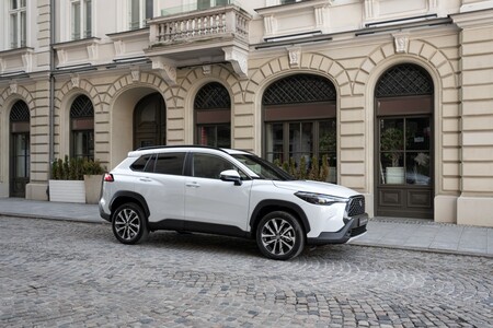 Systemy bezpieczeństwa czynnego nowej generacji w autach Toyoty jeszcze w tym roku. Większe możliwości i nowe funkcje