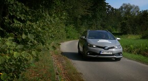 Hybrydowa Toyota Auris w Eco Rally z rekordowym wynikiem czasu jazdy z wykorzystaniem silnika elektrycznego