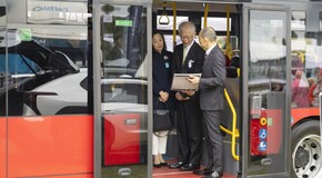 Test wodorowych autobusów Toyoty w Parku Narodowym Peak District w Wielkiej Brytanii