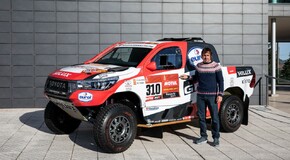 Toyota Hilux Dakar trafiła do muzeum Fernando Alonso 