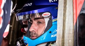 Fernando Alonso przetestował dakarową Toyotę Hilux