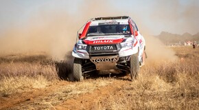  ALONSO ÉS COMA KEMÉNY TAPASZTALATSZERZÉSE FONTOS LÉPÉS A TOYOTA HILUXAL A DAKARHOZ VEZETŐ ÚTON?