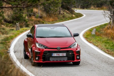 Napędy na cztery koła w samochodach Toyoty. Osiem segmentów i sześć różnych technologii 