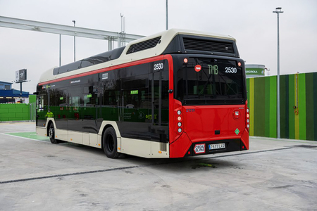 Deutsche Bahn zamówiło największą w Europie flotę wodorowych autobusów. 60 pojazdów CaetanoBus i Toyoty będzie obsługiwało pasażerów w Niemczech