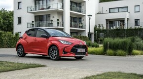 Használt hibrid = Toyota vagy Lexus?