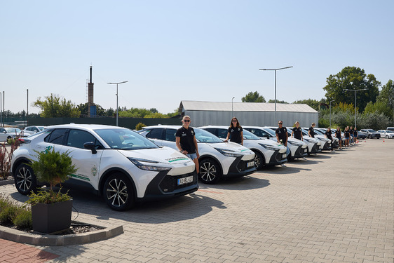 Környezetbarát Toyota C-HR-eket vezethetnek mostantól az FTC-Rail Cargo Hungaria női kézisei 