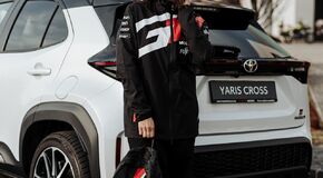A Toyota Yaris Cross GR Sport kivitele mellett döntött Molnár Andi