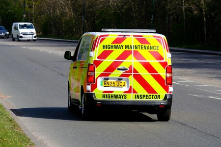 National Highways powiększa flotę elektrycznych Toyot o dodatkowe 58 egzemplarzy bZ4X i PROACE Electric