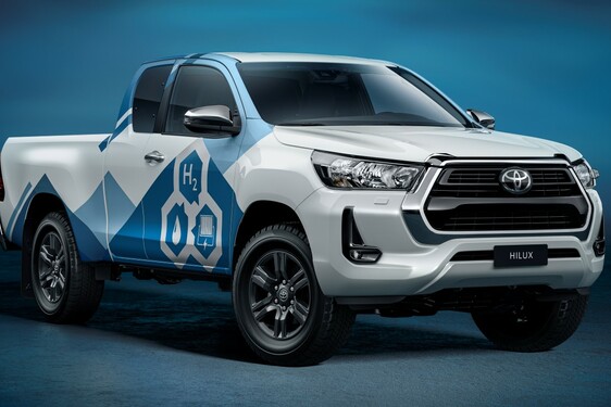 Wodorowy Hilux. Toyota rozpoczęła prace nad bezemisyjnym pick-upem z elektrycznym napędem na ogniwa paliwowe