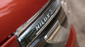Toyota Hilux ve speciální edici 2018 Nezničitelná legenda teď s nejvyšší výbavou