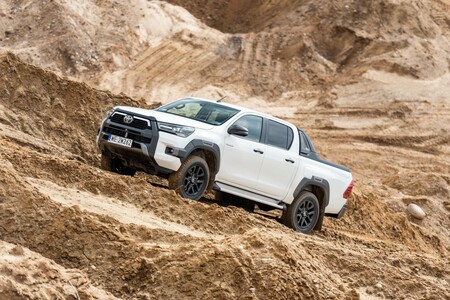 Napędy na cztery koła w samochodach Toyoty. Osiem segmentów i sześć różnych technologii 