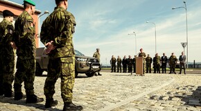 Armáda ČR přebrala prvních 60 vozů Toyota Hilux