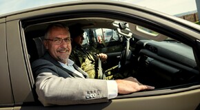 Armáda ČR přebrala prvních 60 vozů Toyota Hilux