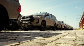 Armáda ČR přebrala prvních 60 vozů Toyota Hilux