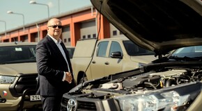 Armáda ČR přebrala prvních 60 vozů Toyota Hilux