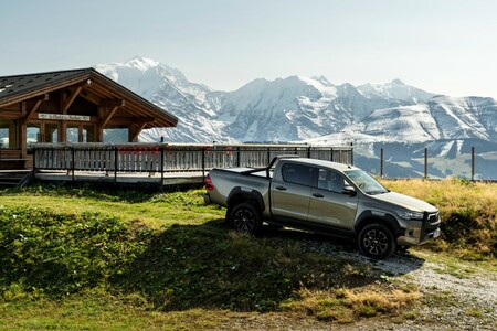 Nowa Toyota Hilux – mocniejszy silnik 2.8 i nowa stylistyka