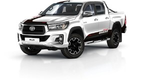 Toyota Hilux w nowej limitowanej wersji Dakar 2019 fot.BxB Studio