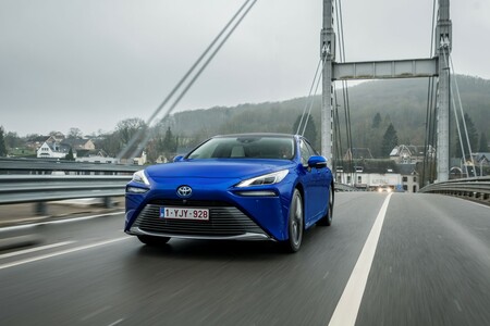 Általános piaci trend lehet az új autók árának markáns emelkedése 2025-től – figyelmeztet a Toyota