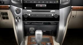 Land Cruiser V8 2012