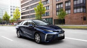 2015 Mirai Fuel Cell Sedan