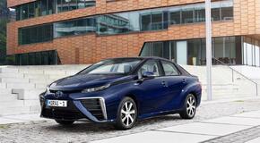 2015 Mirai Fuel Cell Sedan