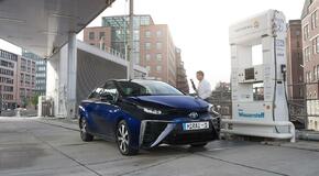 2015 Mirai Fuel Cell Sedan