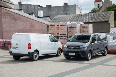 Dynamiczny wzrost marki Toyota Professional. PROACE CITY i Hilux liderami segmentów