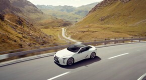 Toyota Central Europe-Czech nominuje do ankety Auto roku 2018 v ČR modely Toyota Prius Plug-in a Lexus  LC 500h