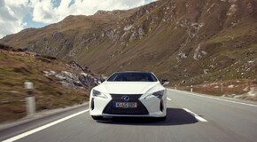 Toyota Central Europe-Czech nominuje do ankety Auto roku 2018 v ČR modely Toyota Prius Plug-in a Lexus  LC 500h