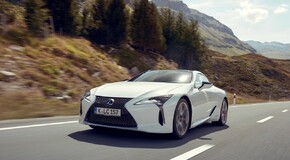 Toyota Central Europe-Czech nominuje do ankety Auto roku 2018 v ČR modely Toyota Prius Plug-in a Lexus  LC 500h