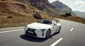 Toyota Central Europe-Czech nominuje do ankety Auto roku 2018 v ČR modely Toyota Prius Plug-in a Lexus  LC 500h