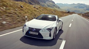 Toyota Central Europe-Czech nominuje do ankety Auto roku 2018 v ČR modely Toyota Prius Plug-in a Lexus  LC 500h