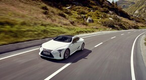 Toyota Central Europe-Czech nominuje do ankety Auto roku 2018 v ČR modely Toyota Prius Plug-in a Lexus  LC 500h