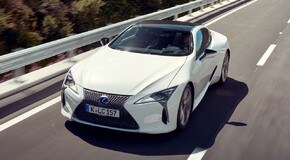 Toyota Central Europe-Czech nominuje do ankety Auto roku 2018 v ČR modely Toyota Prius Plug-in a Lexus  LC 500h
