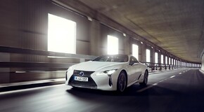 Toyota Central Europe-Czech nominuje do ankety Auto roku 2018 v ČR modely Toyota Prius Plug-in a Lexus  LC 500h