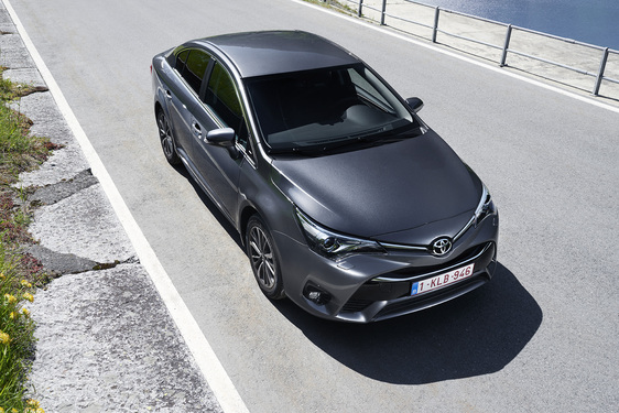 Avensis 2015