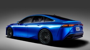 Toyota prezentuje wersję koncepcyjną nowej generacji wodorowego sedana Mirai