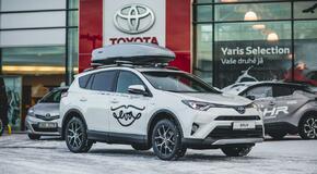 Eva Samková a snowboardcrossový tým převzaly nové vozy Toyota