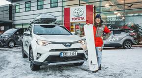 Eva Samková a snowboardcrossový tým převzaly nové vozy Toyota