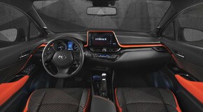 TOYOTA C-HR Hy-Power – hybrydowy crossover o spektakularnym designie