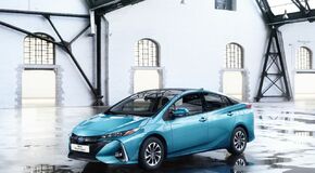 Jön a zöld rendszámos Toyota Prius Plug-in Hybrid   
