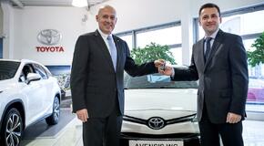 Spoločnosť Toyota Central Europe - Slovakia odovzdala 6 vozidiel  Slovenskému olympijskému výboru (SOV)